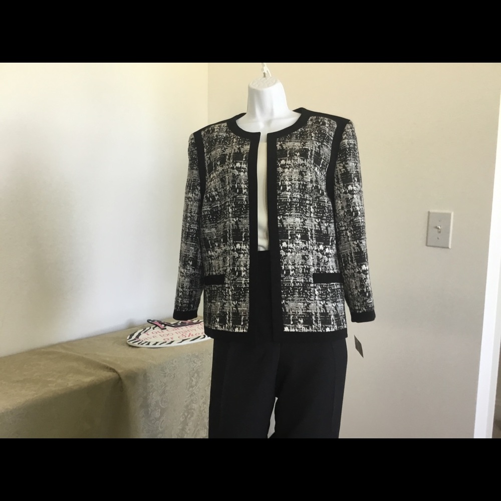 Black white tweeted jacket